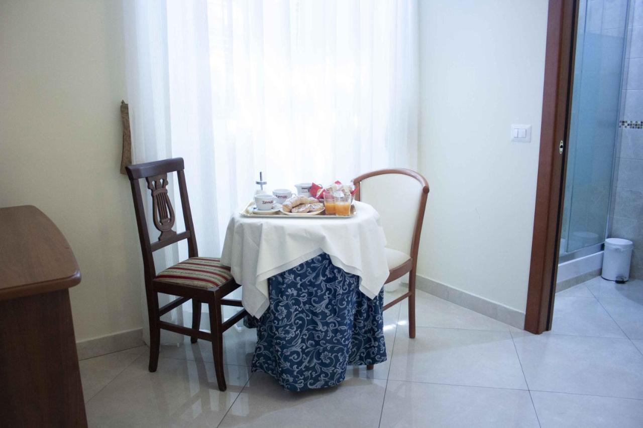 Suite Dal Conte Rome Bagian luar foto